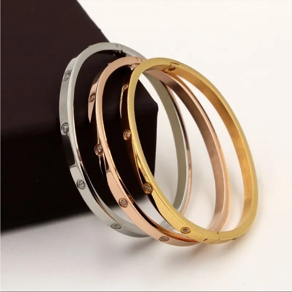 Love Bangle Round Diamond Bangle Bracelet - Picture 1 of 14